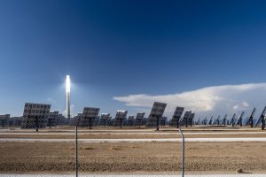 تیم متخصص در حال بررسی قرارداد EPC نیروگاه خورشیدی برای اجرای پروژه در ایران اجزای اصلی و تجهیزات نیروگاه خورشیدی شامل پنل، اینورتر و استراکچر نصب نمودار تحلیل بازگشت سرمایه در طراحی و اجرای نیروگاه خورشیدی نصب پنل خورشیدی خانگی روی پشت‌بام در ایران با تجهیزات نیروگاه خورشیدی با کیفیت نمای هوایی از احداث نیروگاه خورشیدی صنعتی در مناطق آفتابی ایران